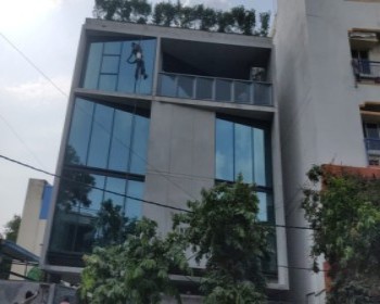SDEG Architect office near Tin factory junction – Capped curtain walling, floor height french sliding windows kawneer system, casement windows